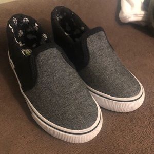 Boy sneakers size 8T